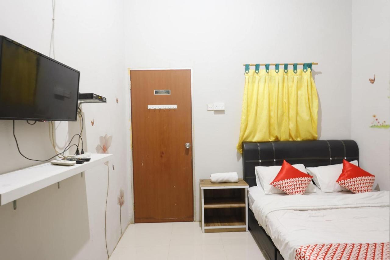 Oyo 92702 Minang Jaya Nagoya Exterior foto